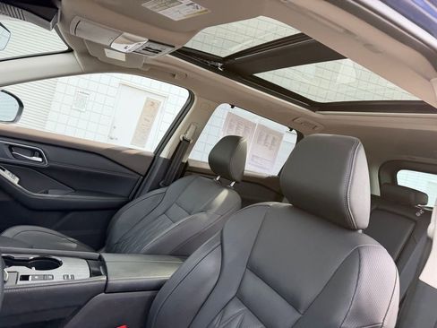 Used 2023 Nissan Rogue Platinum w/ Platinum Premium Package image 15