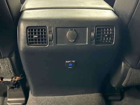 Used 2019 Toyota Tundra Platinum AWD/4WD image 38