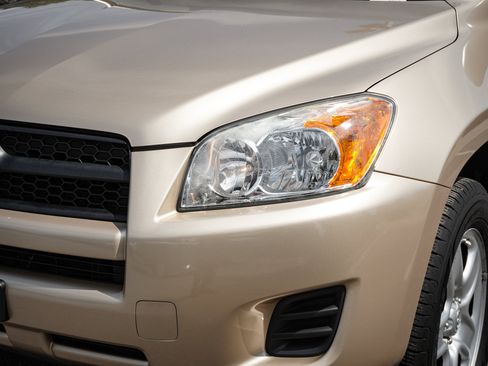 Used 2011 Toyota RAV4 2WD w/ Base L4 Extra Value Pkg image 6