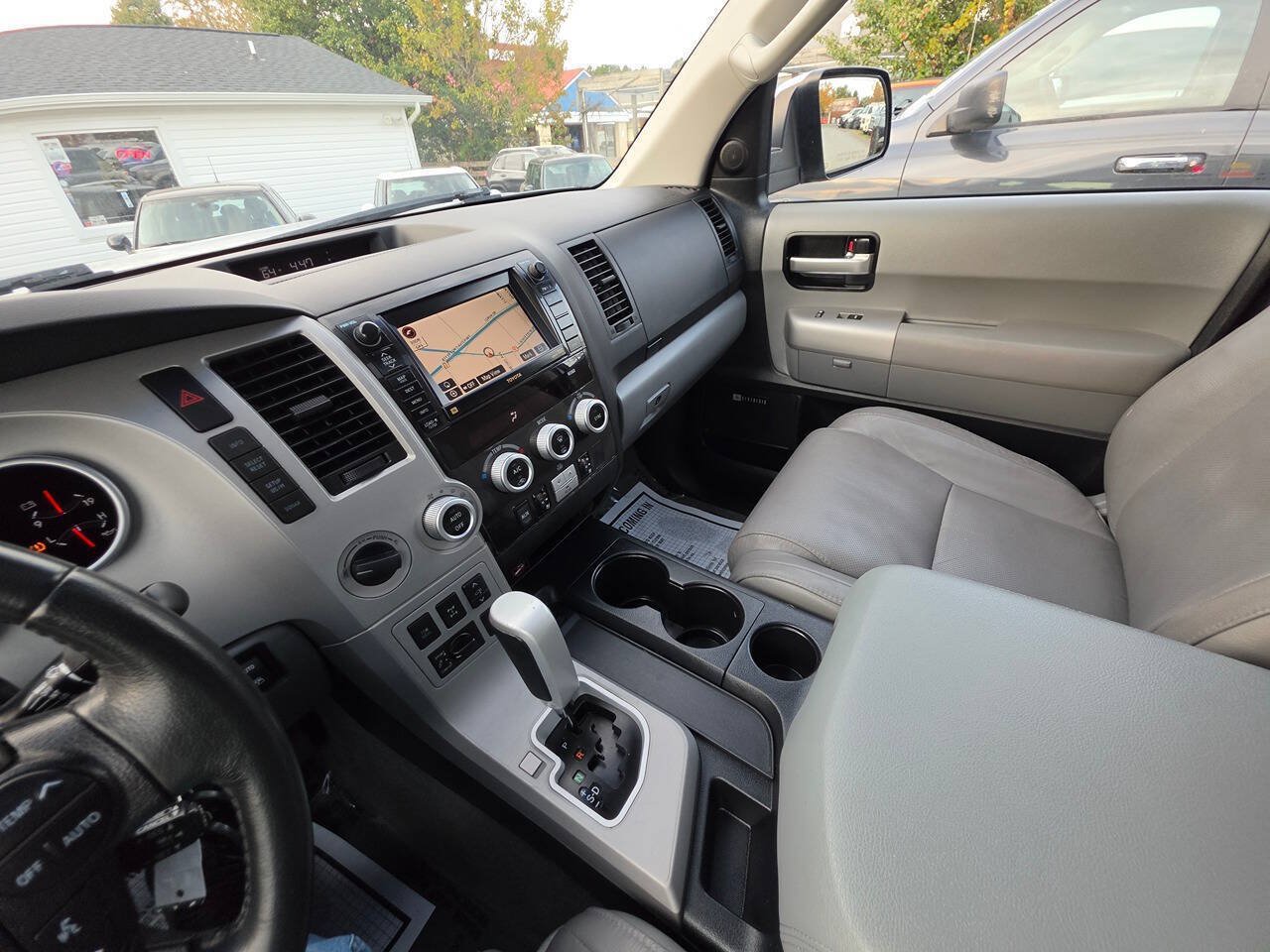 Used 2008 Toyota Sequoia Platinum w/ Cold Area Pkg AWD/4WD image 32