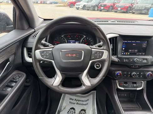 Used 2023 GMC Terrain SLE w/ Driver Convenience Package image 11