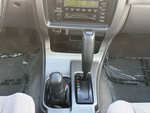 Used 2001 Toyota 4Runner SR5 AWD/4WD image 5