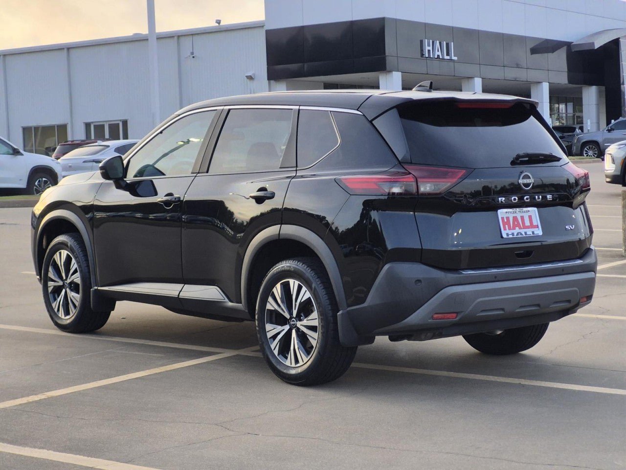 Used 2023 Nissan Rogue SV FWD image 4