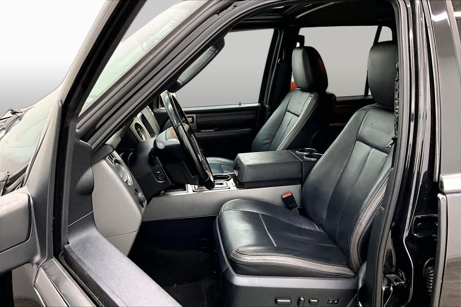 Used 2015 Ford Expedition Platinum AWD/4WD image 7