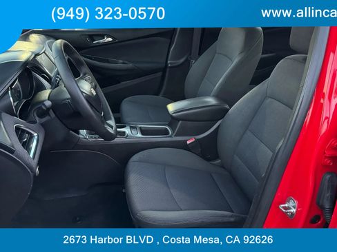 Used 2017 Chevrolet Cruze LT w/ Convenience Package image 7