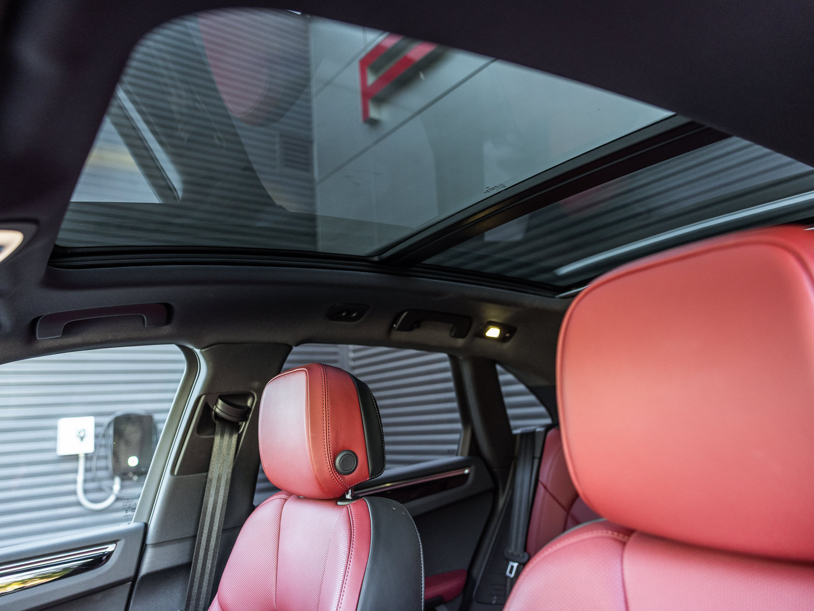 Certified 2026 Porsche Macan AWD/4WD image 18