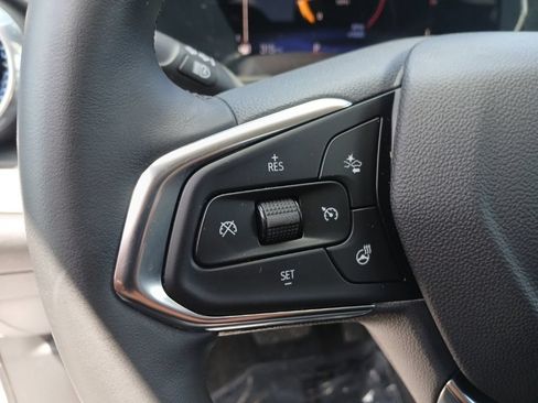 Used 2024 Chevrolet Trax LT w/ Driver Confidence Package FWD image 16