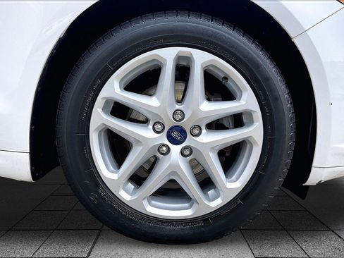 Used 2016 Ford Fusion SE w/ Equipment Group 202A FWD image 8