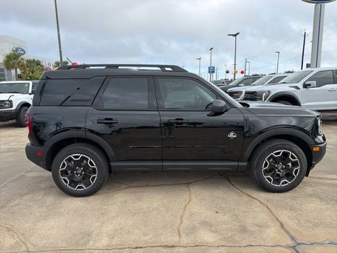 New 2025 Ford Bronco Sport Outer Banks image 8