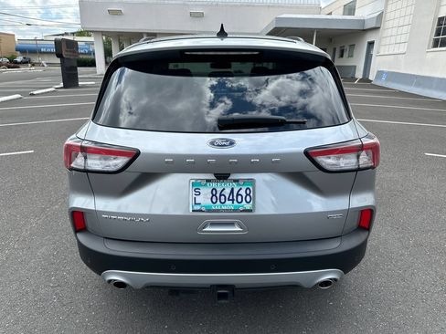 Used 2022 Ford Escape Titanium w/ Titanium Premium Package FWD image 5