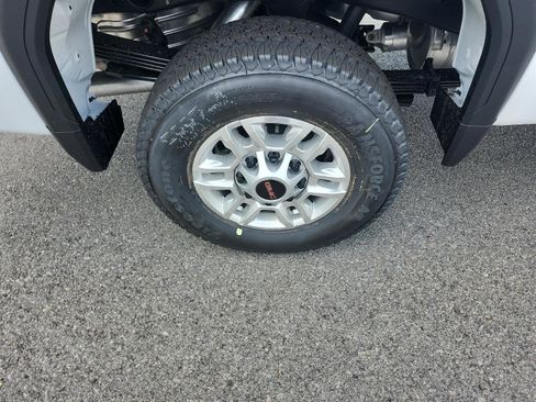 New 2025 GMC Sierra 2500 Pro image 5