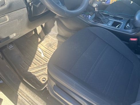 Used 2020 Kia Sorento LX image 11