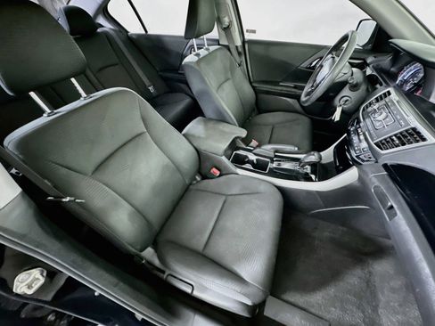 Used 2017 Honda Accord LX image 28