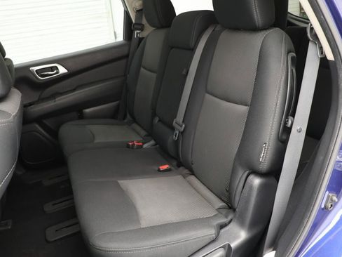 Used 2020 Nissan Pathfinder SV image 12