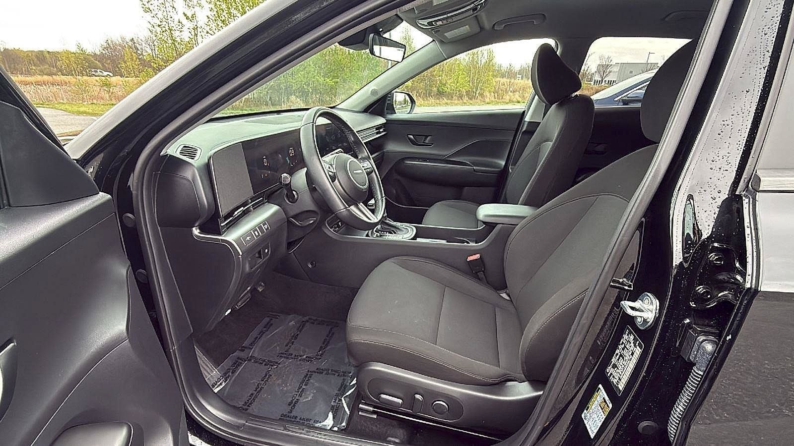 Used 2024 Hyundai Kona SEL FWD image 25