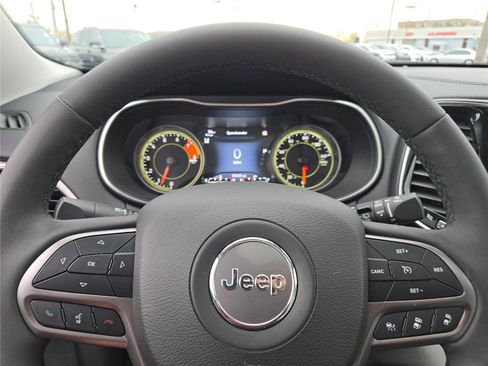Used 2022 Jeep Cherokee Limited w/ Elite Package image 36