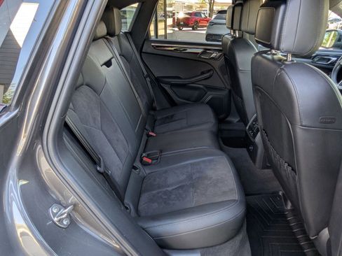 Used 2016 Porsche Macan S image 22