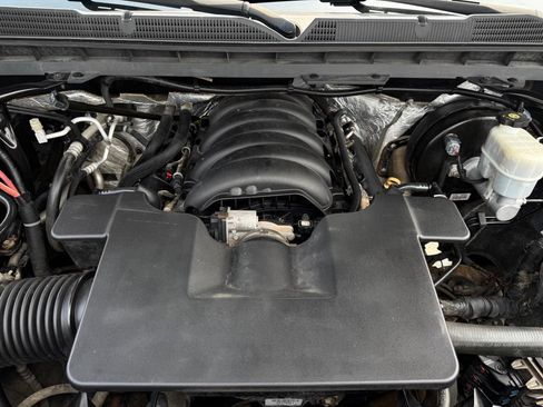 Used 2018 Chevrolet Silverado 1500 LT w/ LT Fleet Convenience Package AWD/4WD image 41