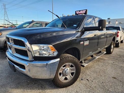 Used 2018 RAM 2500 Tradesman w/ Chrome Appearance Group image 3