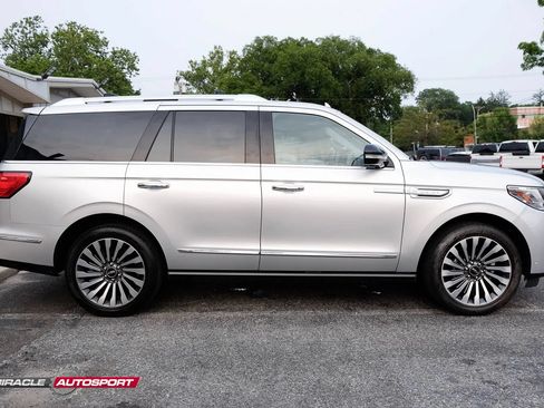 Used 2018 Lincoln Navigator Reserve w/ Technology Package AWD/4WD image 8