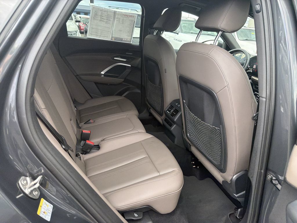 Used 2025 Audi Q5 Premium Plus w/ Premium Plus AWD/4WD image 17