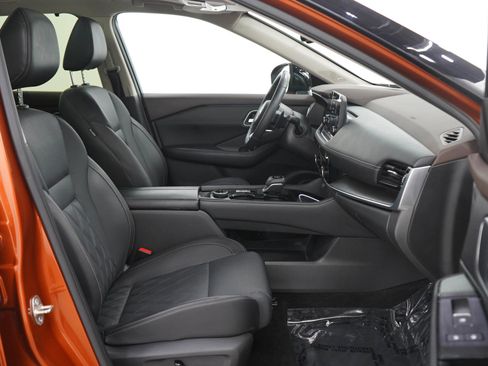 Used 2023 Nissan Rogue Platinum w/ Platinum Premium Package AWD/4WD image 11