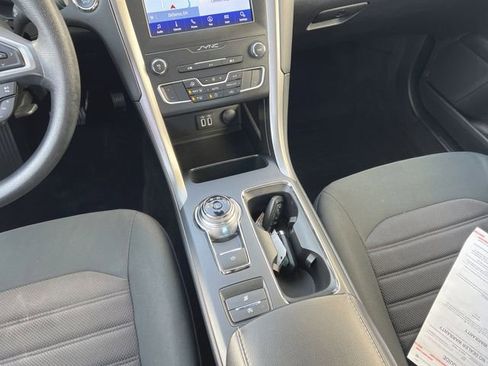 Used 2020 Ford Fusion SE image 28