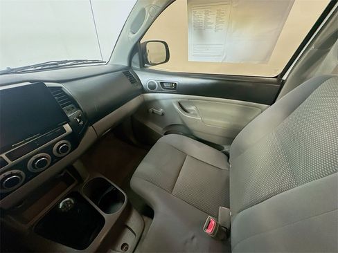 Used 2006 Toyota Tacoma 2WD Regular Cab image 11