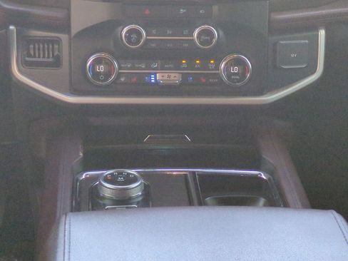 Used 2022 Ford Expedition Limited image 18