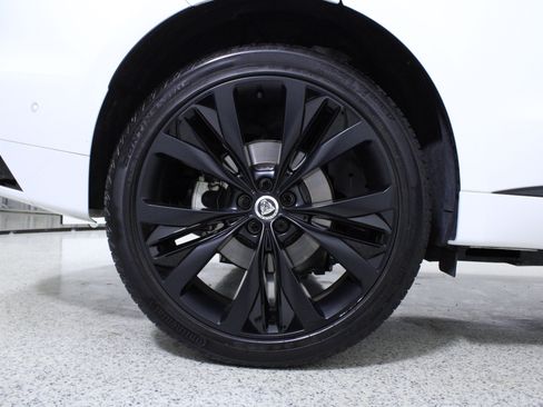 Used 2025 Jaguar F-PACE R-Dynamic S image 8