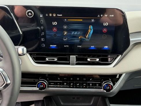 New 2026 Chevrolet Equinox LT w/ Convenience Package II AWD/4WD image 30