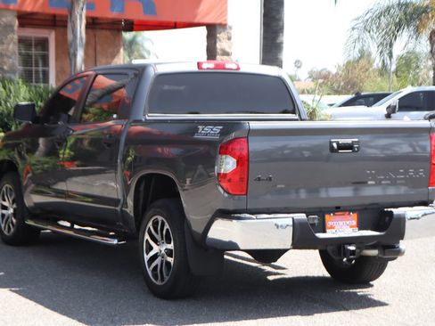 Used 2018 Toyota Tundra SR5 w/ SR5 Upgrade Package AWD/4WD image 6