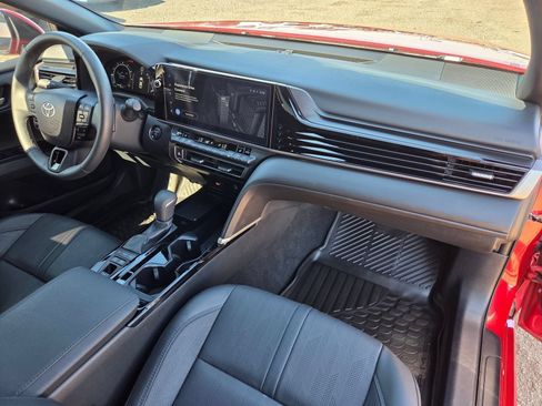Used 2025 Toyota Camry XSE AWD/4WD image 28