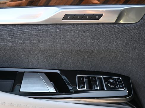 Used 2026 Cadillac Escalade Platinum Sport w/ LPO, ONYX Package image 35