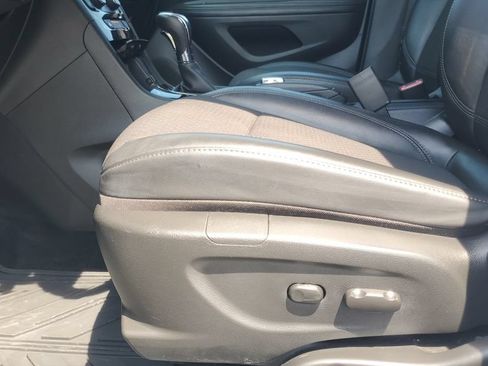 Used 2021 Buick Encore Preferred w/ Safety Package II FWD image 7