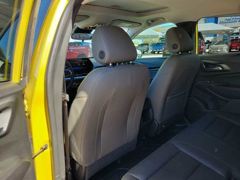 Used 2024 Chevrolet Trax ACTIV w/ Sunroof Package image 12