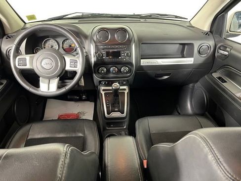 Used 2017 Jeep Compass Latitude AWD/4WD image 29