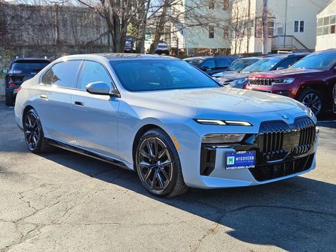 Used 2023 BMW 760i xDrive image 7