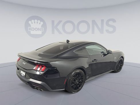 Used 2024 Ford Mustang GT Premium image 7