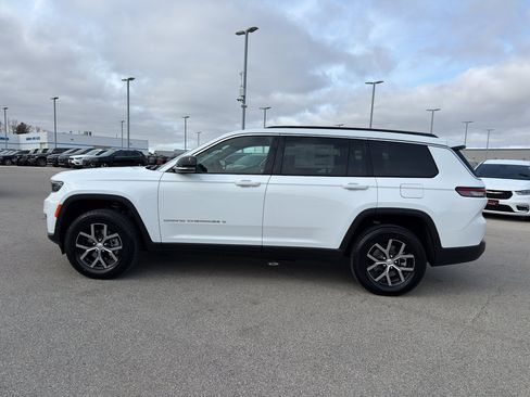 New 2025 Jeep Grand Cherokee L Limited w/ Trailer Tow Package AWD/4WD image 6