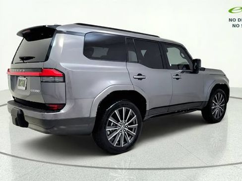 Used 2026 Lexus GX 550 w/ Accessory Package (2T) AWD/4WD image 9