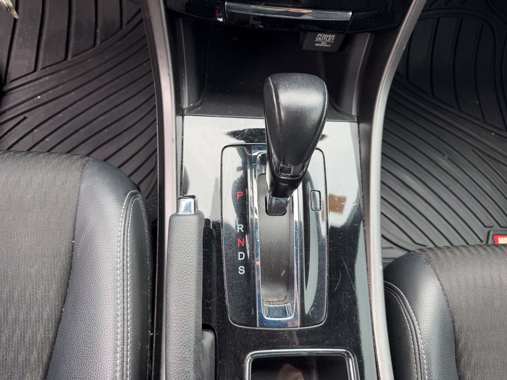 Used 2017 Honda Accord Sport image 7