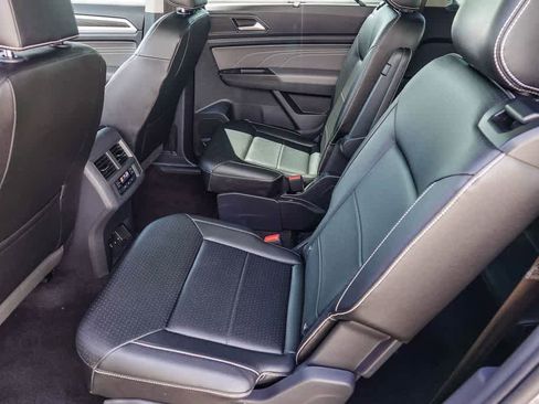 Used 2022 Volkswagen Atlas SE w/ Panoramic Sunroof Package image 17