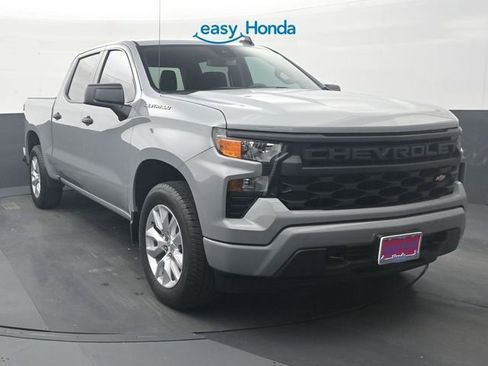 Used 2024 Chevrolet Silverado 1500 Custom image 2