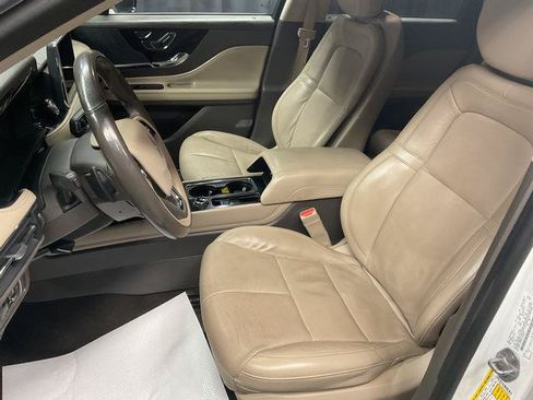 Used 2020 Lincoln Corsair AWD w/ Premium Package image 12