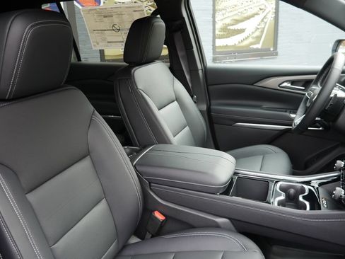 New 2027 Chevrolet Traverse LT w/ Driver Confidence Package AWD/4WD image 11