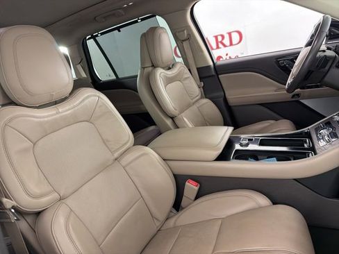 Used 2022 Lincoln Aviator Reserve w/ Equipment Group 201A AWD/4WD image 16