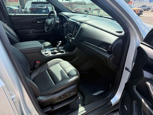 Used 2022 Chevrolet Traverse RS w/ LPO, Floor Liner Package AWD/4WD image 34