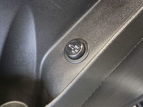 Used 2022 Chevrolet Equinox LT FWD image 17