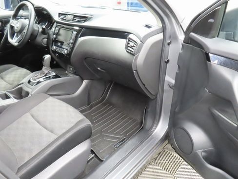 Used 2019 Nissan Rogue Sport SV image 24